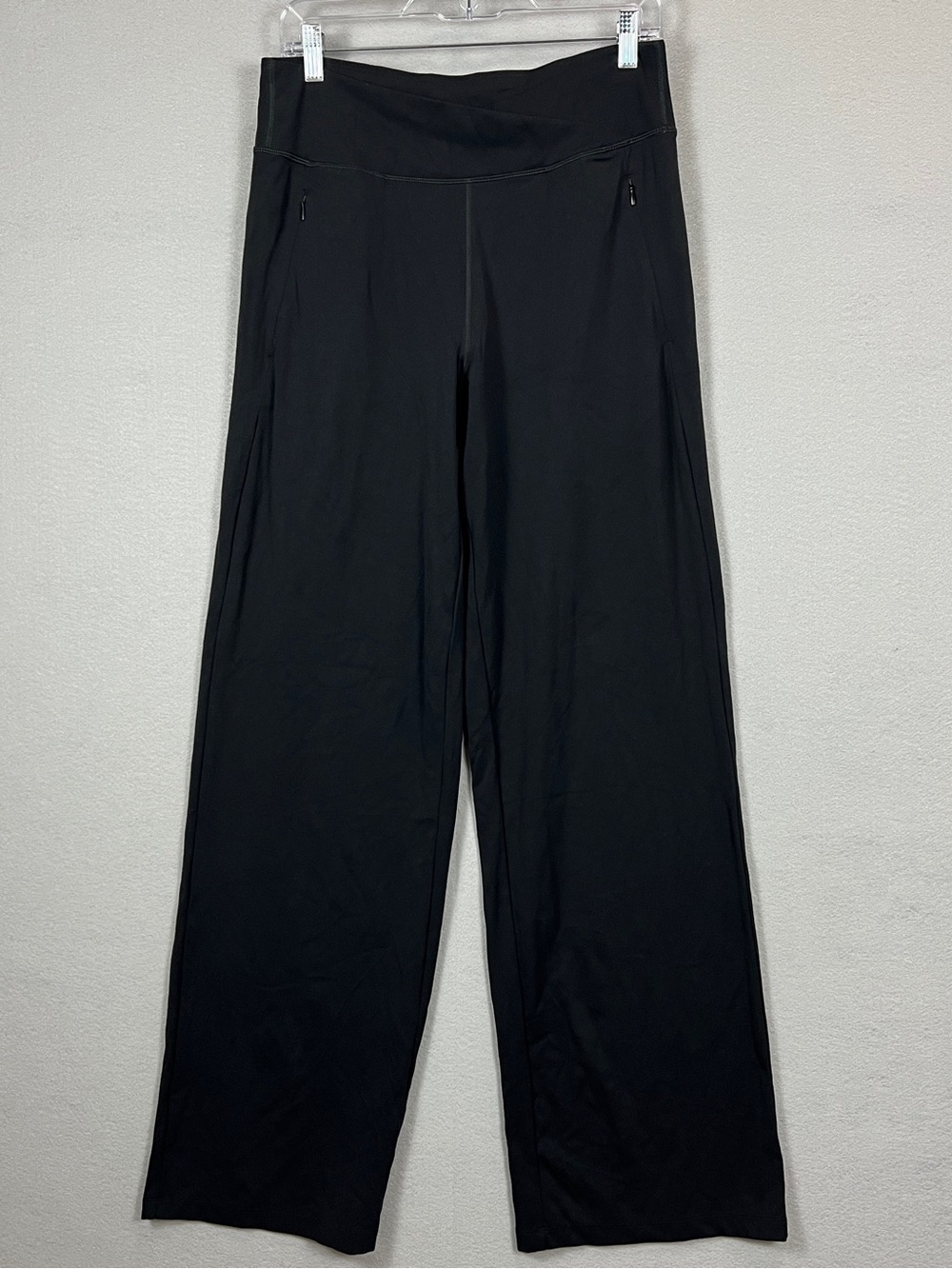 Women’s Black Straight Leg Athletic Pants Zip Pockets Yoga Size Unknown